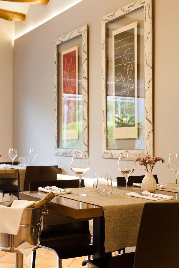Hostal Restaurant Roma Cubells Exterior photo